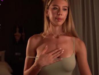 heyhorny_cb chaturbate stream image