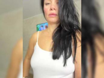 Ylia21112 bongacams stream image