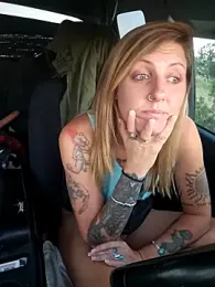 SheIsSomething stripchat stream image