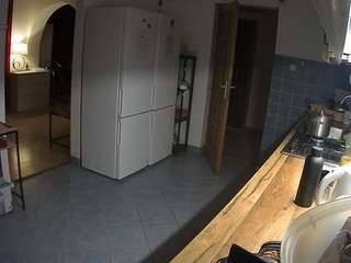 voyeurcam-julmodels-kitchen camsoda stream image