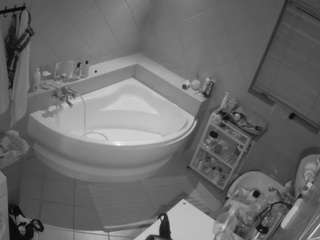 voyeurcam-julmodels-bath-1st-2 camsoda stream image