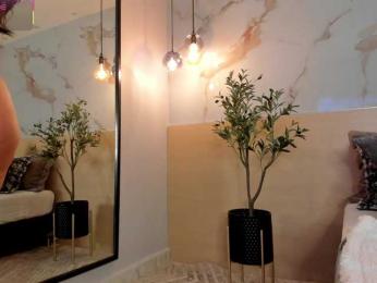 leathompson1 bongacams stream image