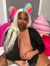 BigFineSelena stripchat stream image