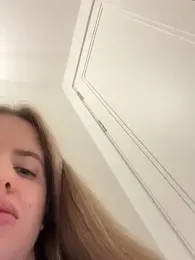 Holly-Glamour stripchat stream image