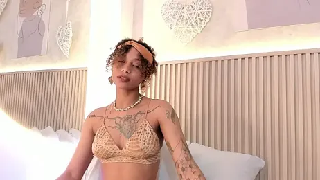 daiana_curly stripchat stream image