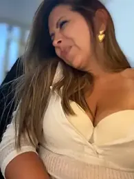 _Abril-Office1 stripchat stream image