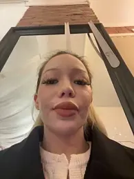 babydolll stripchat stream image