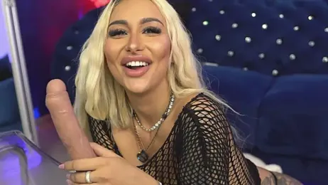 GoldenAmber stripchat stream image