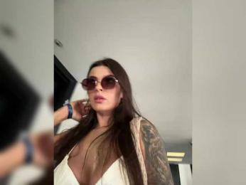 Oops_kiraa bongacams stream image