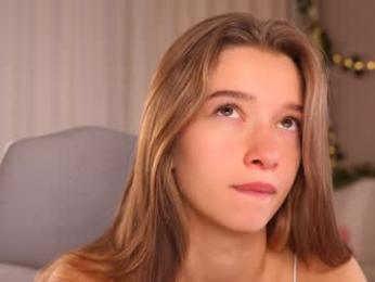 little_poetry chaturbate stream image