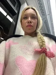 babydolll stripchat stream image