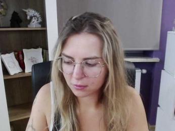 Soft-Zoey bongacams stream image