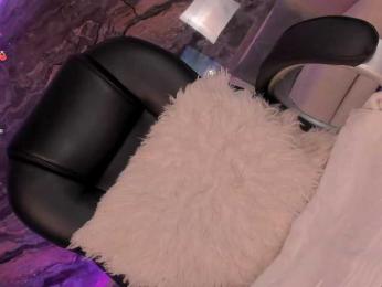 MadelineFox bongacams stream image