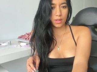 emilybrowm camsoda stream image