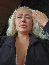 MILFBARBY stripchat stream image