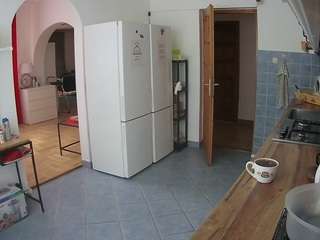 voyeurcam-julmodels-kitchen camsoda stream image