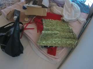 voyeurcam-julmodels-whitebed-1 camsoda stream image