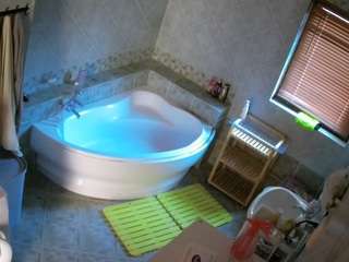 voyeurcam-julmodels-bath-1st-2 camsoda stream image