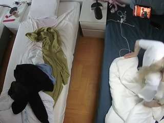 voyeurcam-julmodels-bed-5 camsoda stream image