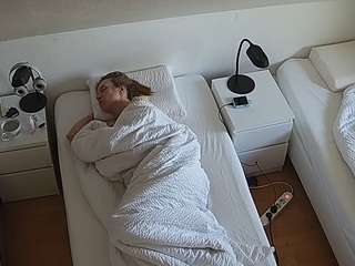 voyeurcam-julmodels-bed-7 camsoda stream image