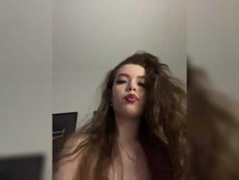 YourLadyyy bongacams stream image