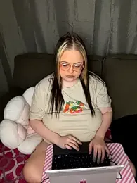 ChubbyBubs stripchat stream image