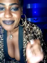 AmazonianMistress stripchat stream image