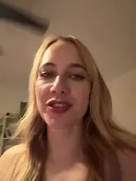 rileylovesyou stripchat stream image