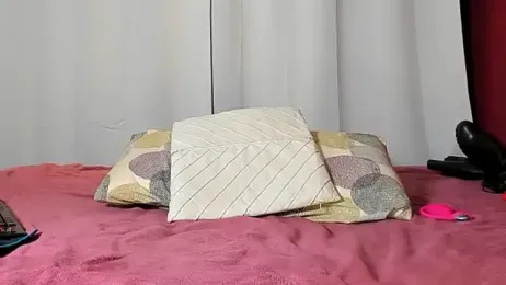 laurasommer stripchat stream image