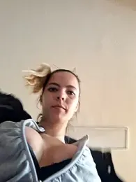 allinqueen stripchat stream image