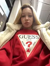 babydolll stripchat stream image