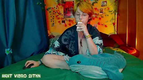 TrickyKitsune stripchat stream image