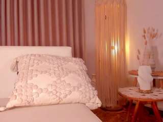 daphne-walton camsoda stream image