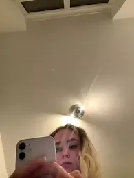 CherryEmmy stripchat stream image