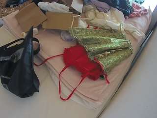 voyeurcam-julmodels-whitebed-1 camsoda stream image