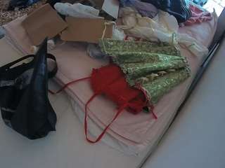 voyeurcam-julmodels-whitebed-1 camsoda stream image