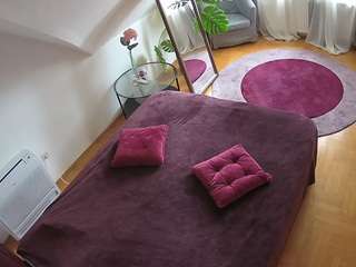 voyeurcam-julmodels-whitebed-4 camsoda stream image