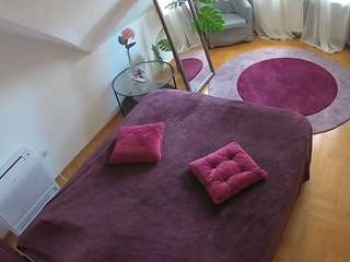 voyeurcam-julmodels-whitebed-4 camsoda stream image