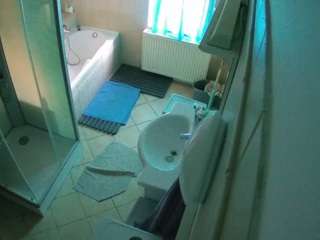 voyeurcam-julmodels-bath-2nd-2 camsoda stream image