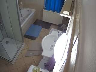 voyeurcam-julmodels-bath-2nd-2 camsoda stream image