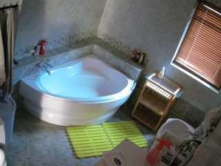 voyeurcam-julmodels-bath-1st-2 camsoda stream image