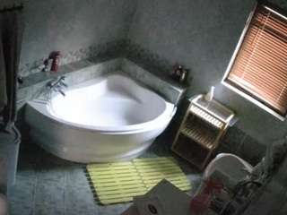 voyeurcam-julmodels-bath-1st-2 camsoda stream image