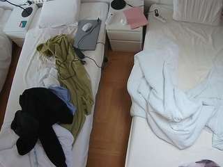 voyeurcam-julmodels-bed-5 camsoda stream image