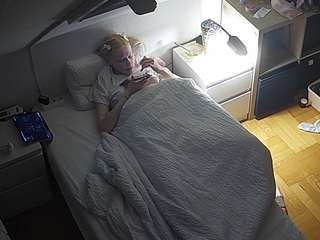 voyeurcam-julmodels-bed-7 camsoda stream image