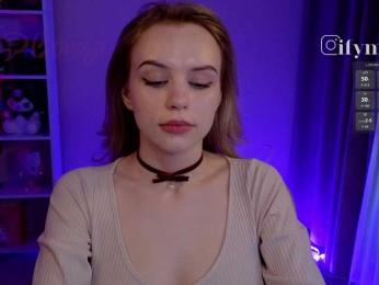 fymryn bongacams stream image