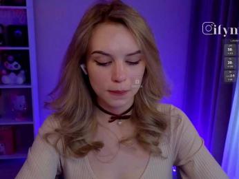 fymryn bongacams stream image