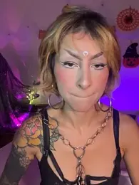 Cinamoonn stripchat stream image