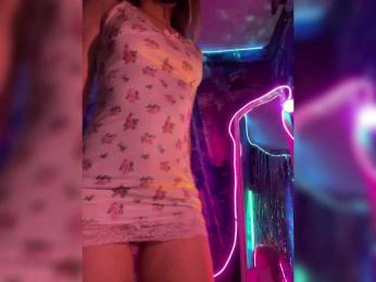 -Summer- bongacams stream image