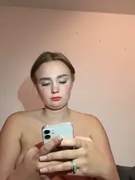 CherryEmmy stripchat stream image