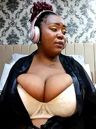 Thasha8 stripchat stream image